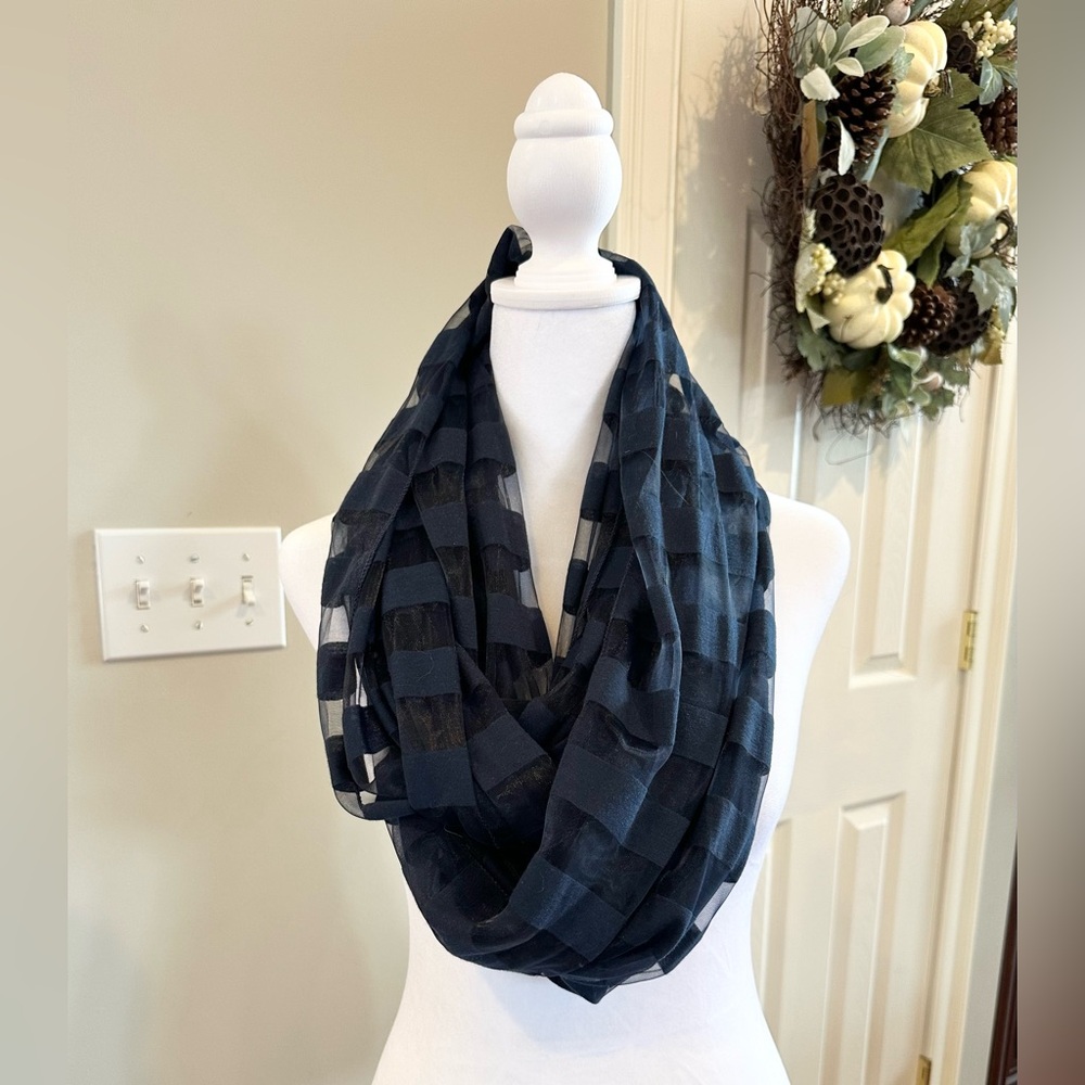 NWT Dark Blue Striped Infinite Scarf